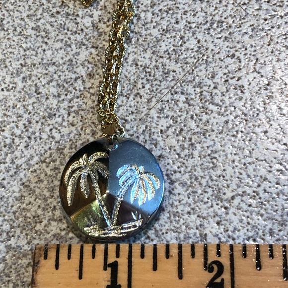 Vintage palm trees 🌴 reverse carved watermelon Heliotrope necklace - Picture 6 of 11